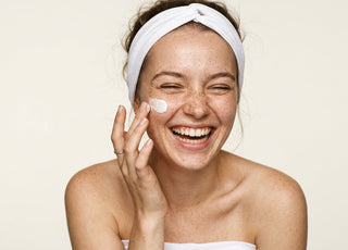 Come scegliere e applicare la crema viso giusta